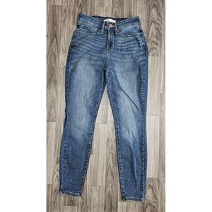 Signature Gold By Levi Strauss Womens Size 4 Short Totally Shaping Skinny Jeans